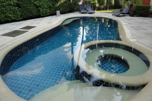tropical-hotel-pool