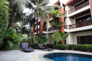 Sunhill-hotel-phuket-pool-garden